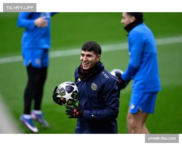 勒沃库森公布欧冠次回合大名单，主力边锋因累积黄牌停赛